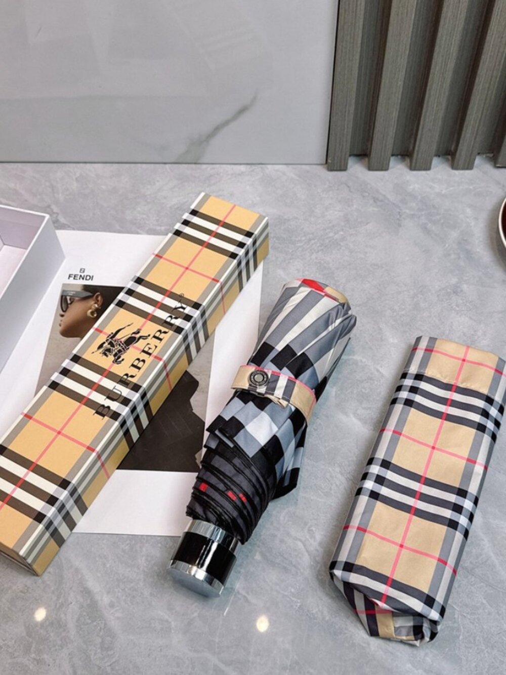 Burberry Manual Folding Umbrella (Sun & Rain) - Picture 7 of 9